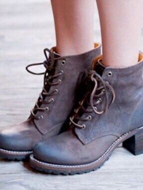 Frye Sabrina 6G Suede Lace-Ups 6.5